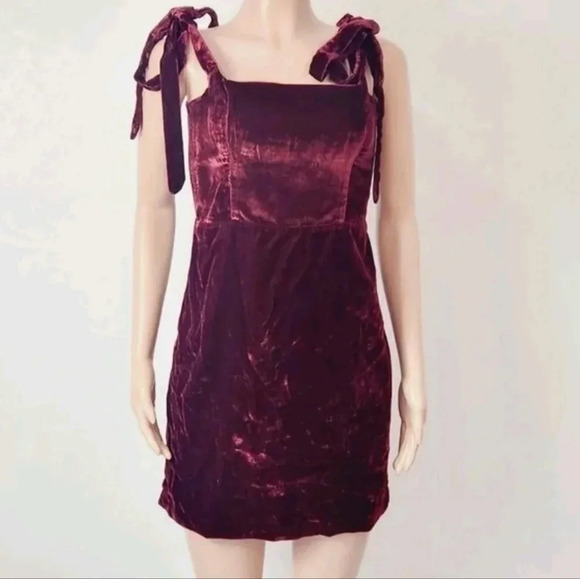 House of Harlow 1960 Burgundy Velvet Mini Dress with Shoulder Ties, S, NWT - Picture 1 of 12
